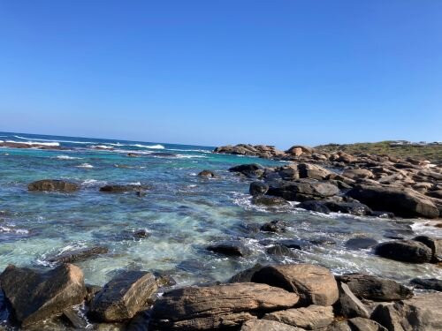 Redgate Beach景点图片
