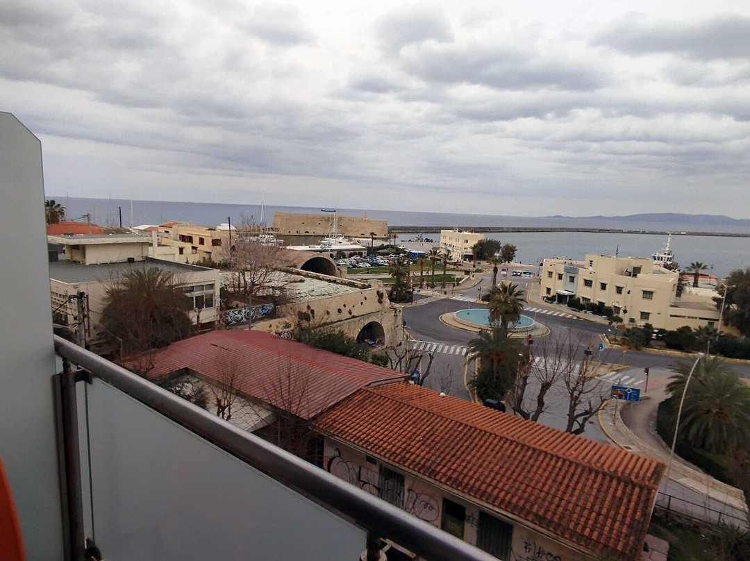 马林梦幻酒店主图