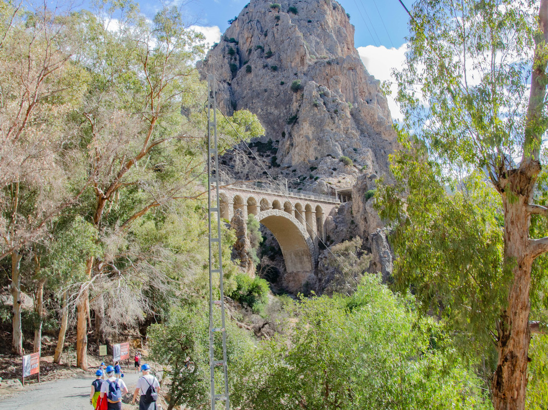 Stone Railway Bridge景点图片