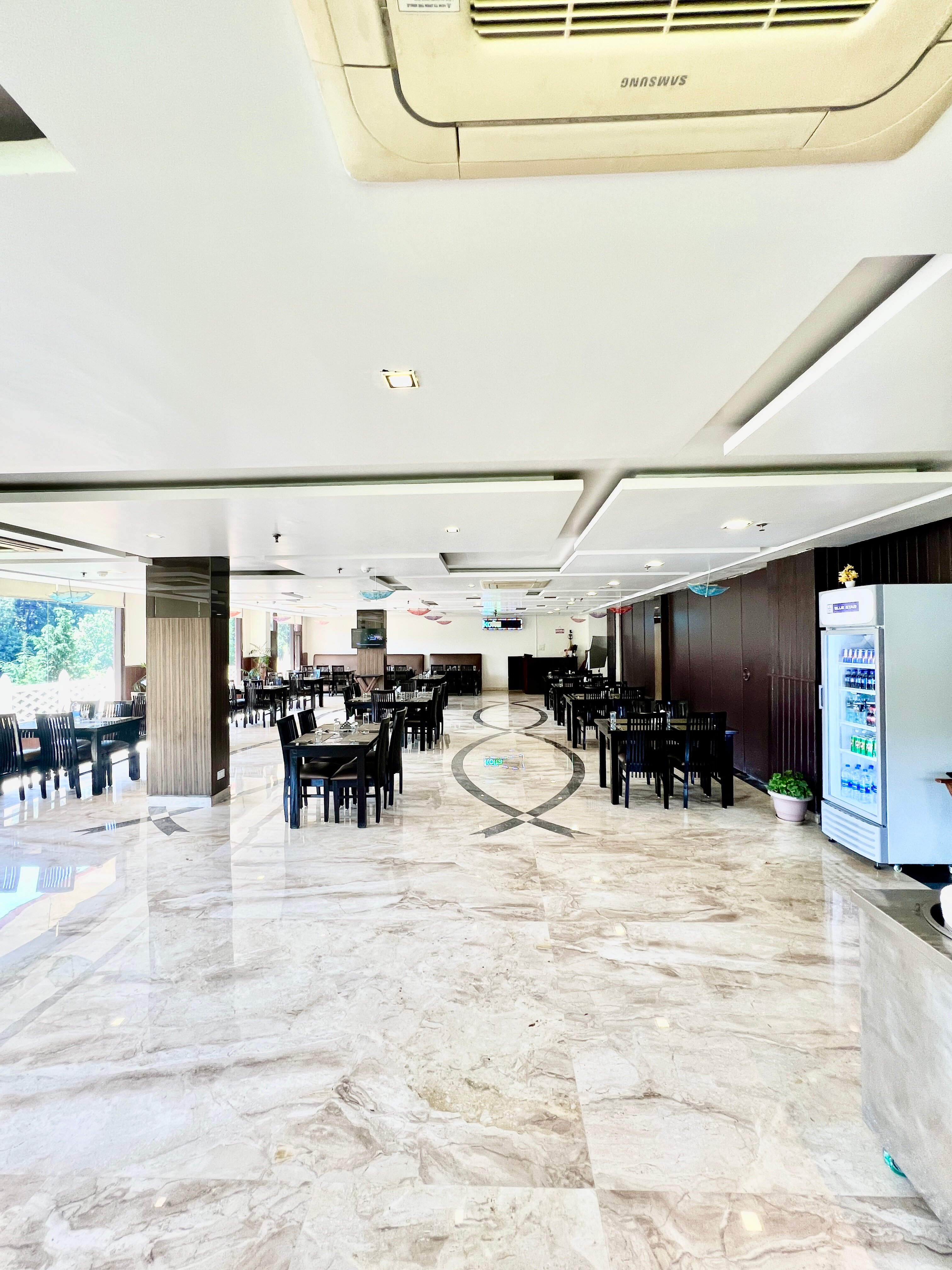 Sea Hawk Hill Resort, Bhimtal-餐饮
