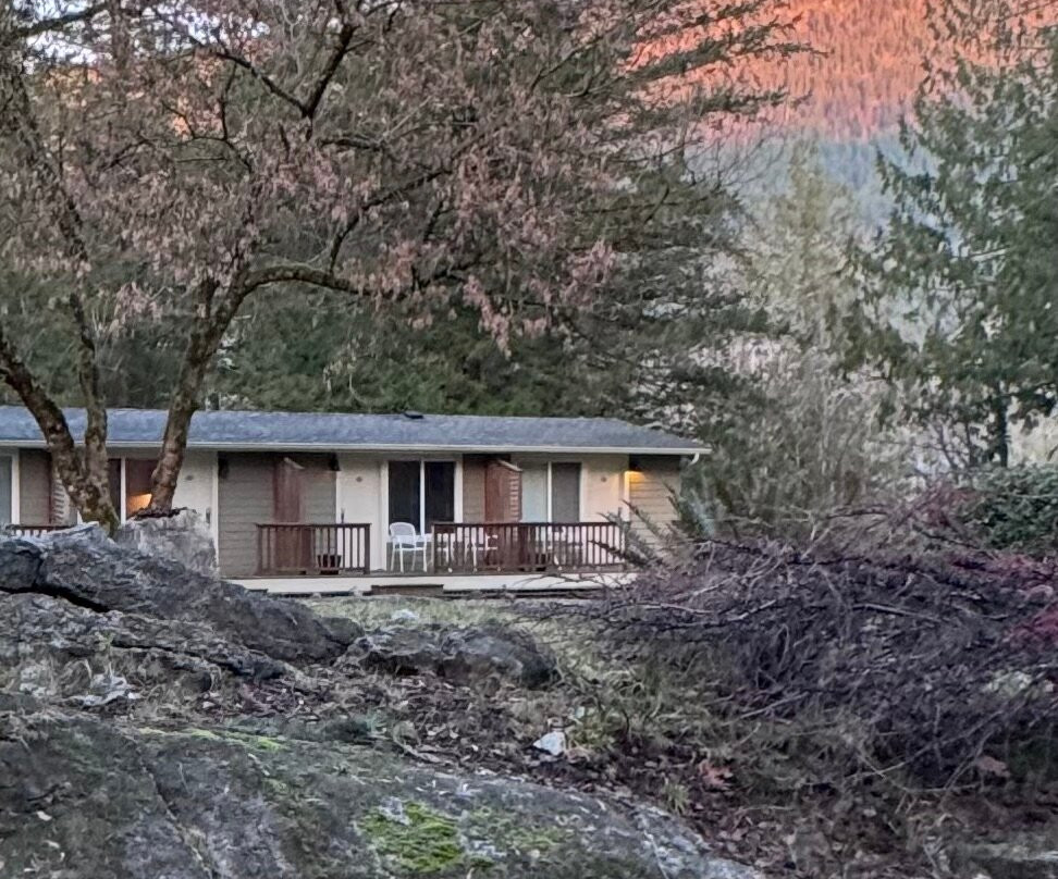 The Stonewater Motel主图