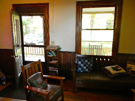 Bellevue Cottage B&B主图