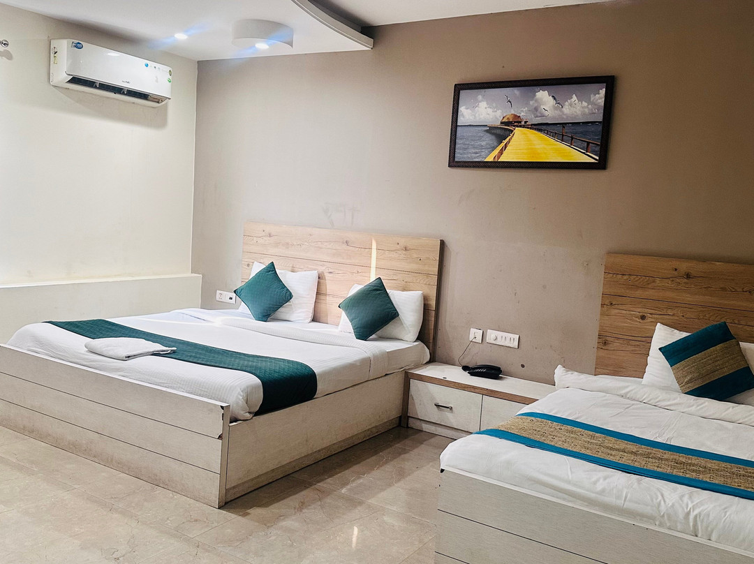 OYO 28007 Hotel Good Luck