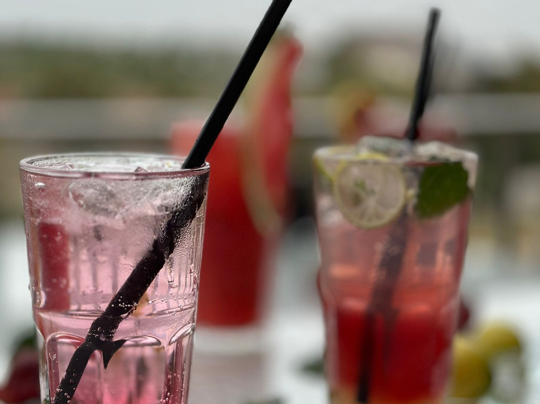 Le Repas Restaurant & Cafe