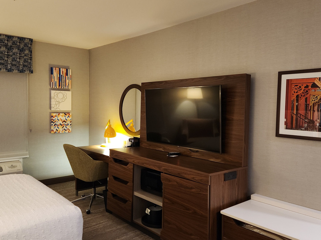 Hampton Inn Suites by Hilton Montreal-Dorval主图