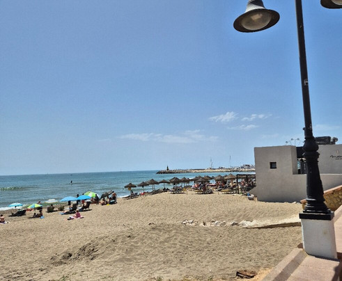 Paseo Maritimo De La Carihuela-托雷莫里诺斯必去景点