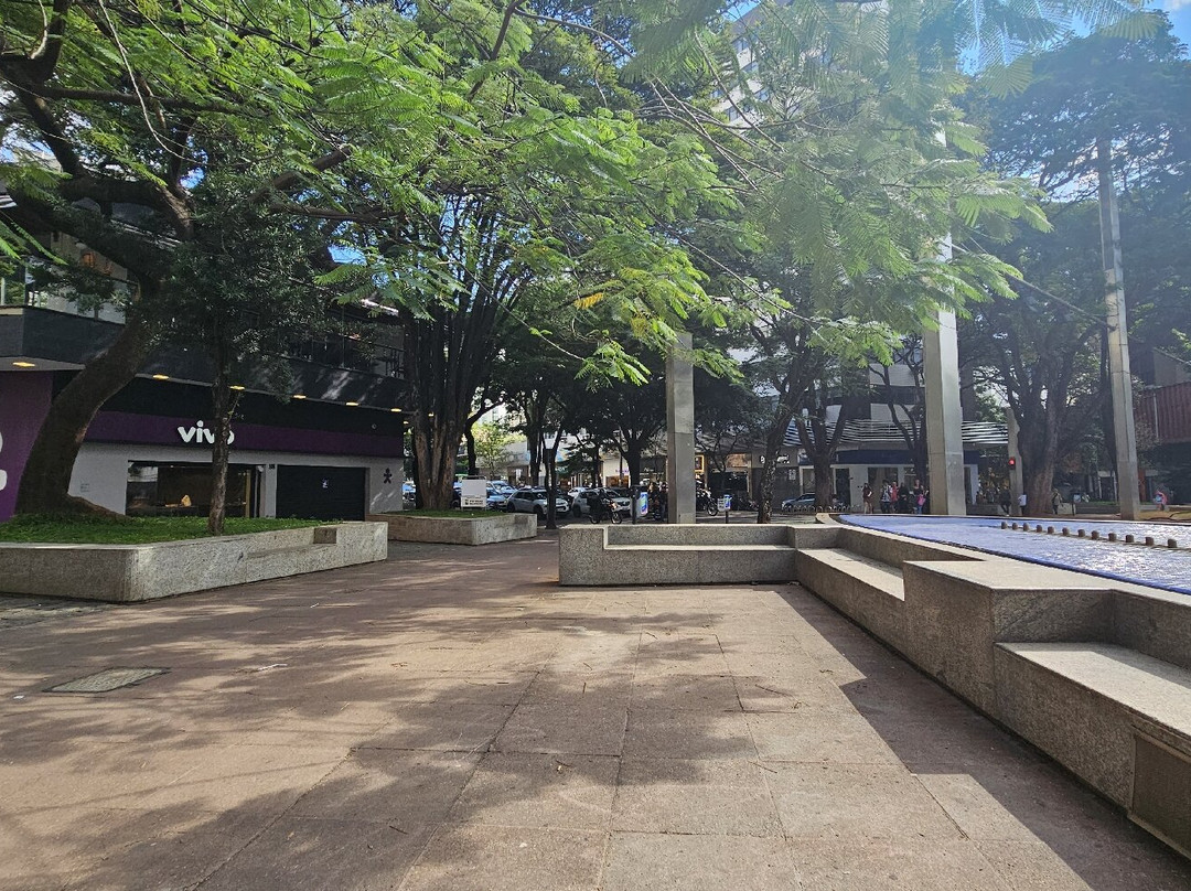 Praca Da Savassi-贝洛哈里桑塔必去景点