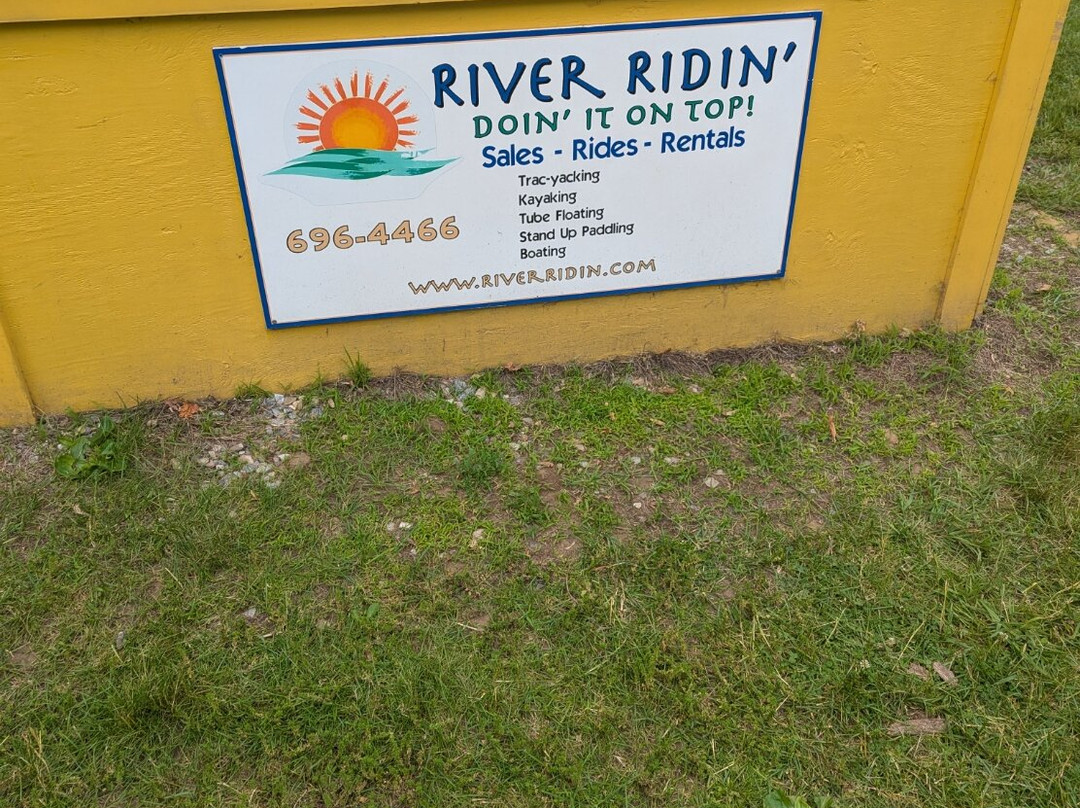 River Ridin-Lake Luzerne必去景点