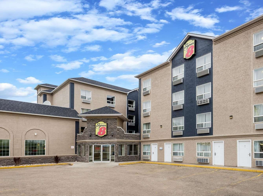 Super 8 by Wyndham Grande Prairie