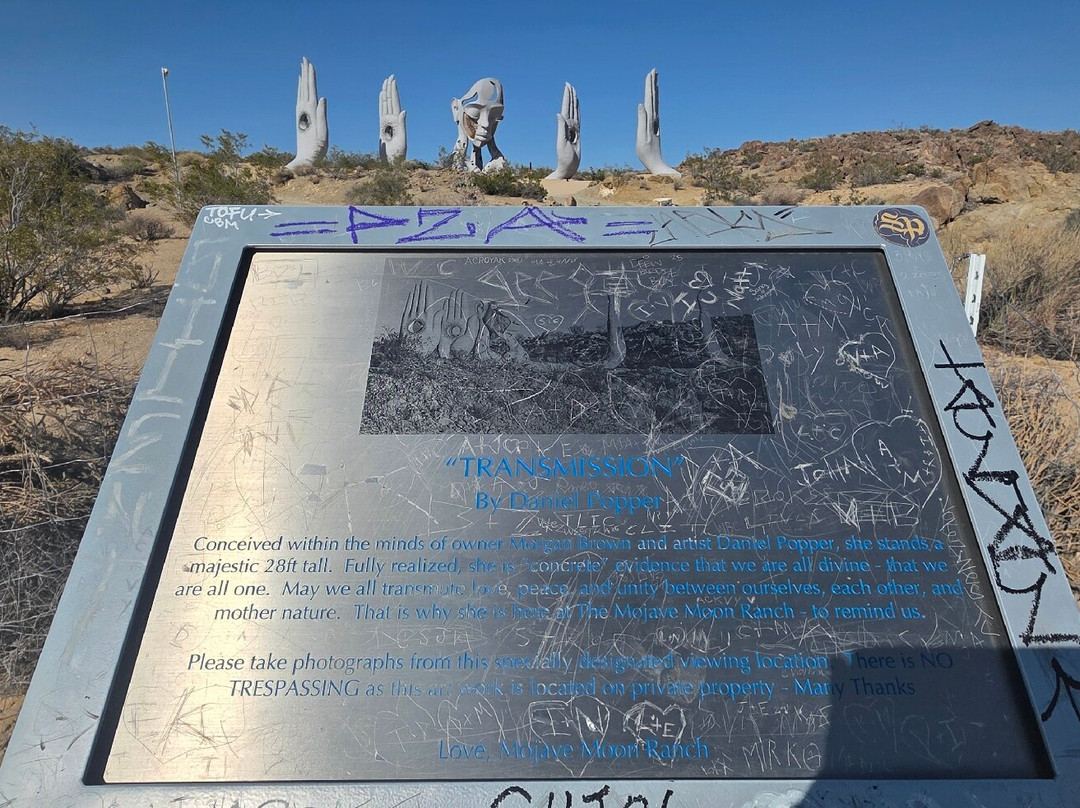 Transmission Sculpture By Daniel Popper-约书亚树必去景点