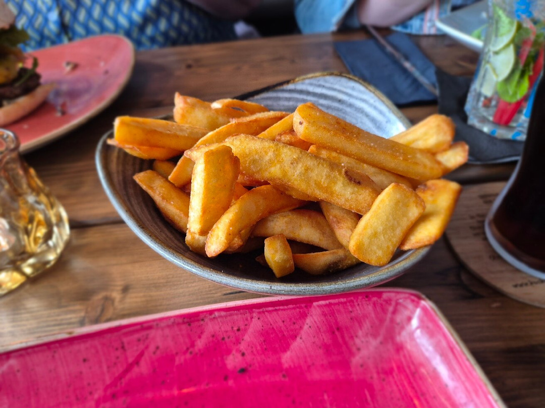 Nuro Restaurant & Bar