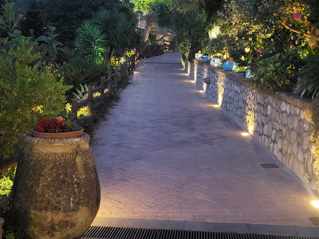 丹尼斯别墅酒店主图