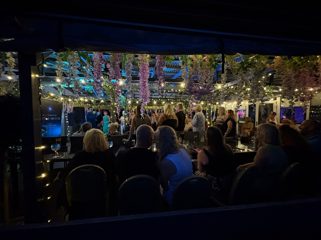 Bistro 19