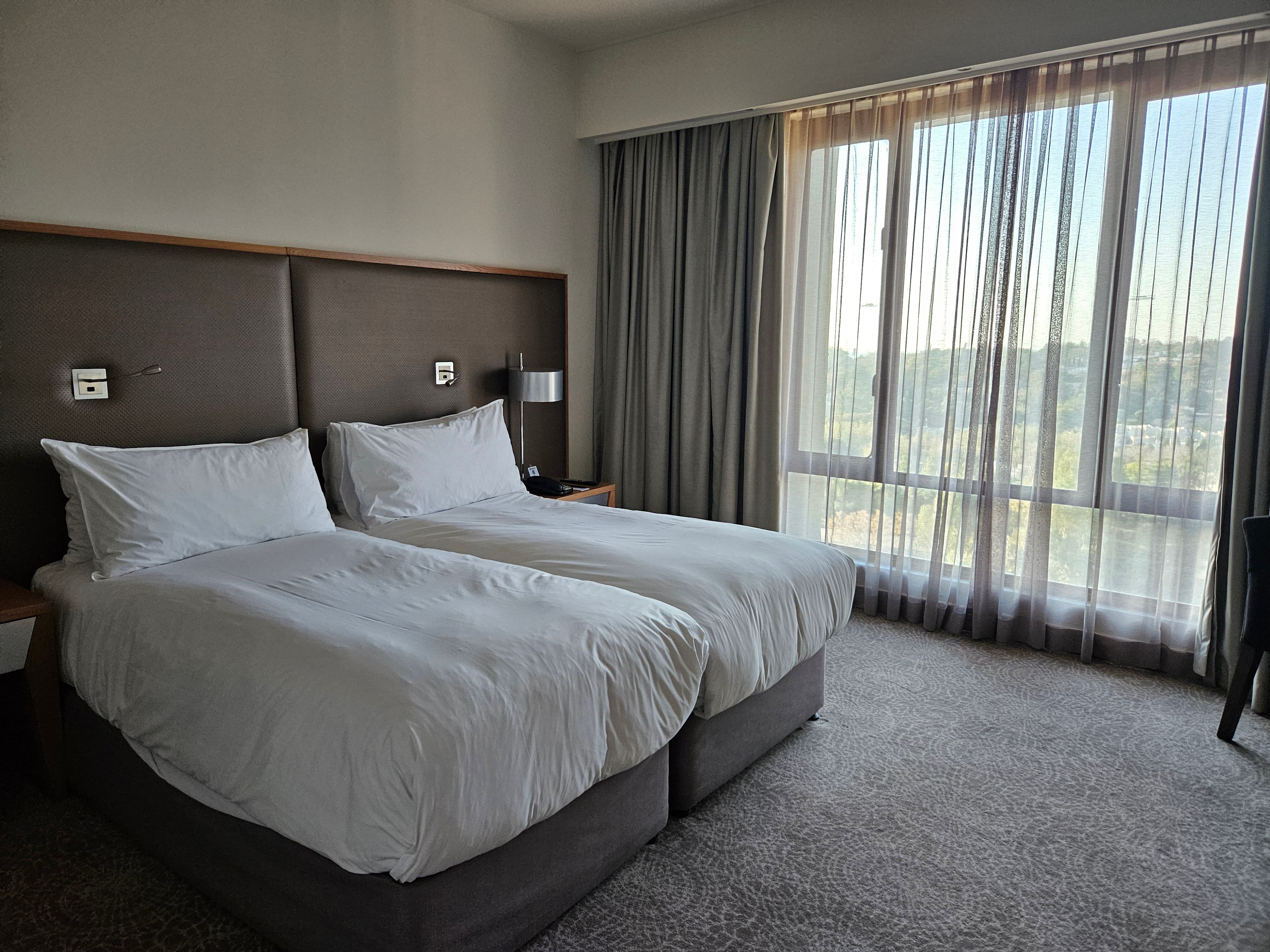 Southern Sun Hyde Park Sandton-客卧