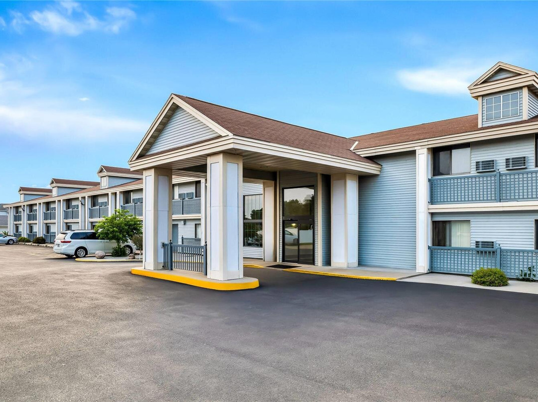 Super 8 by Wyndham La Crosse