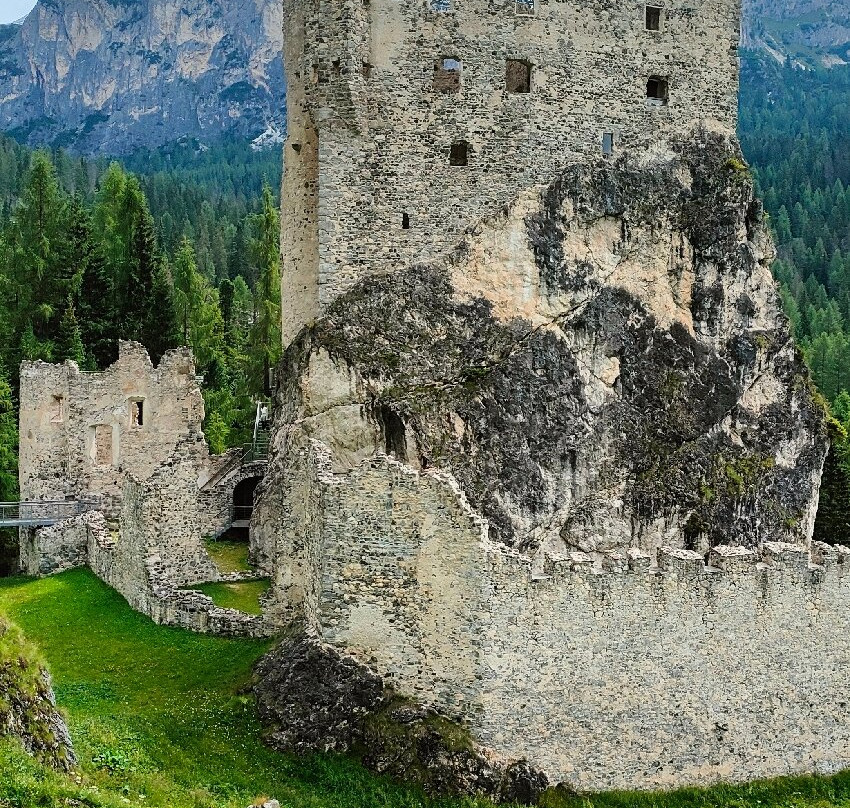 Castello di Andraz-利维纳隆戈德尔科尔迪拉纳必去景点