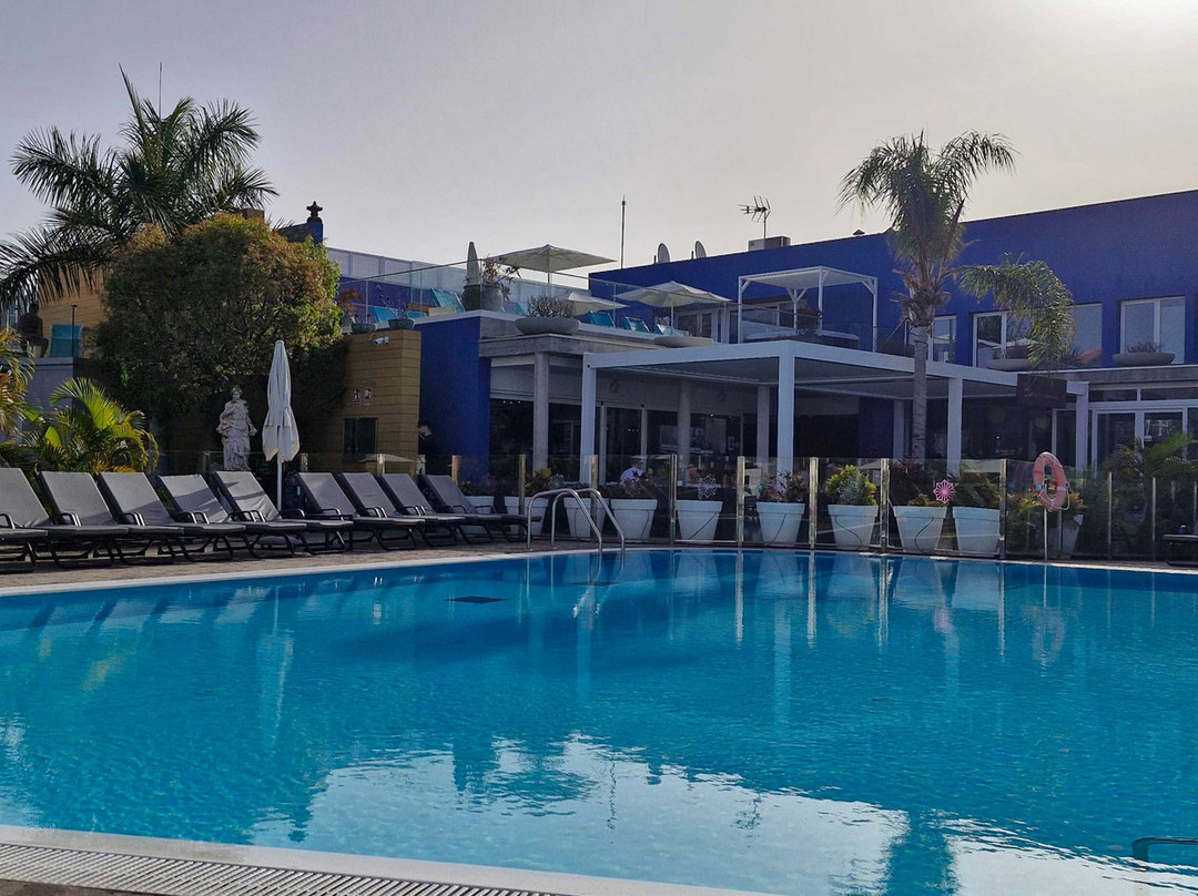 Hotel Livvo Los Calderones主图