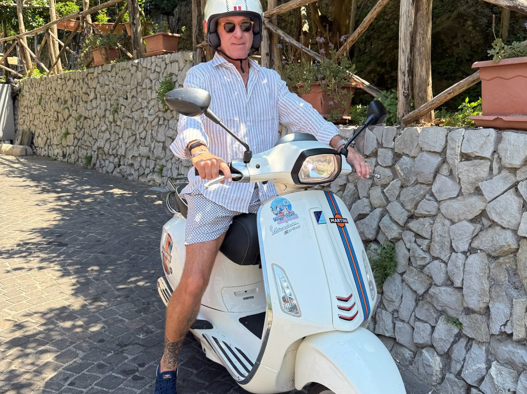 Vespa rent amalfi coast-萨勒诺必去景点