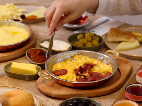 Çınaraltı Künefe & Kahvaltı