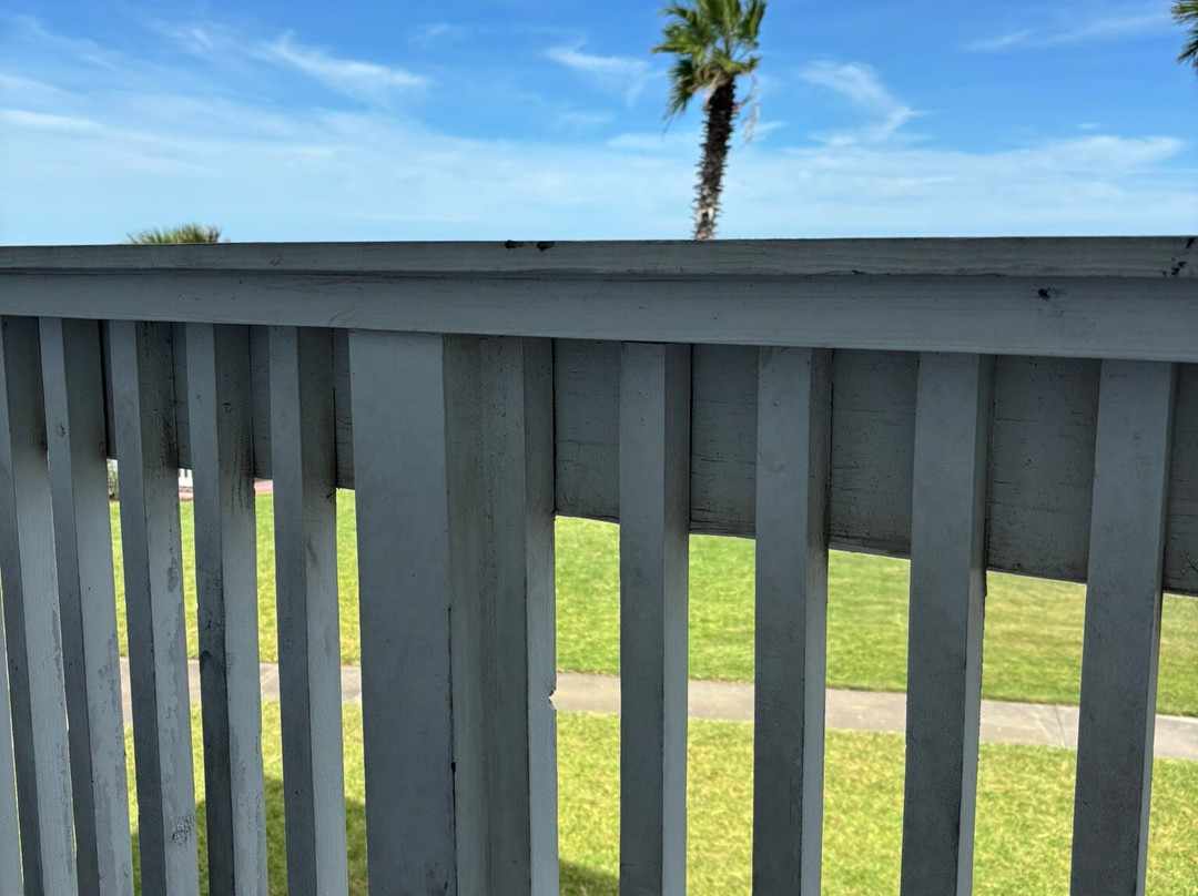 阿兰萨斯湾灯塔酒店主图