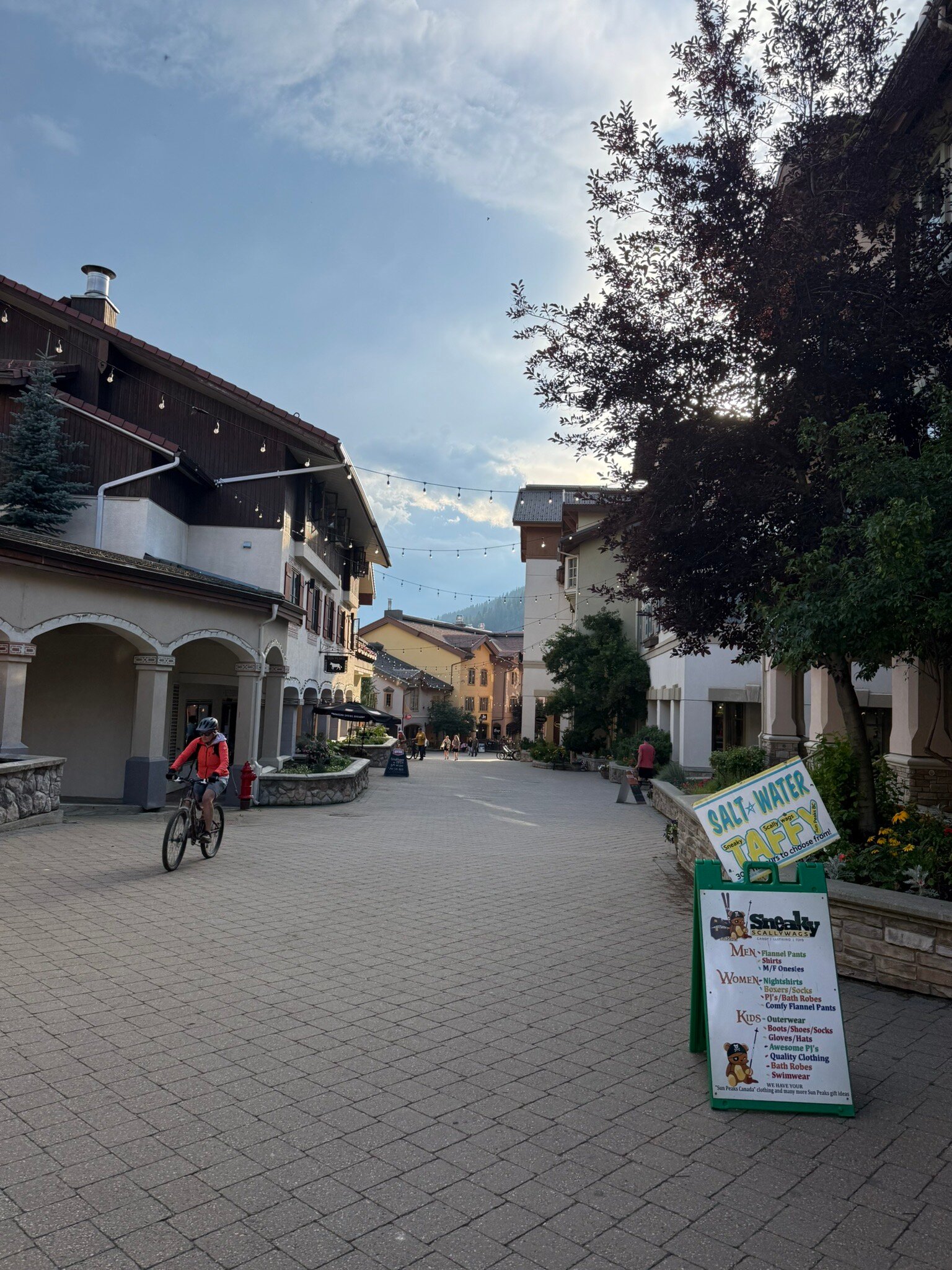 Sun Peaks Lodge-官方