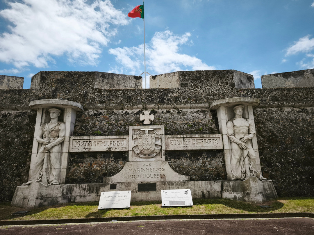 Monumento aos Marinheiros Portugueses-蓬塔德尔加达必去景点
