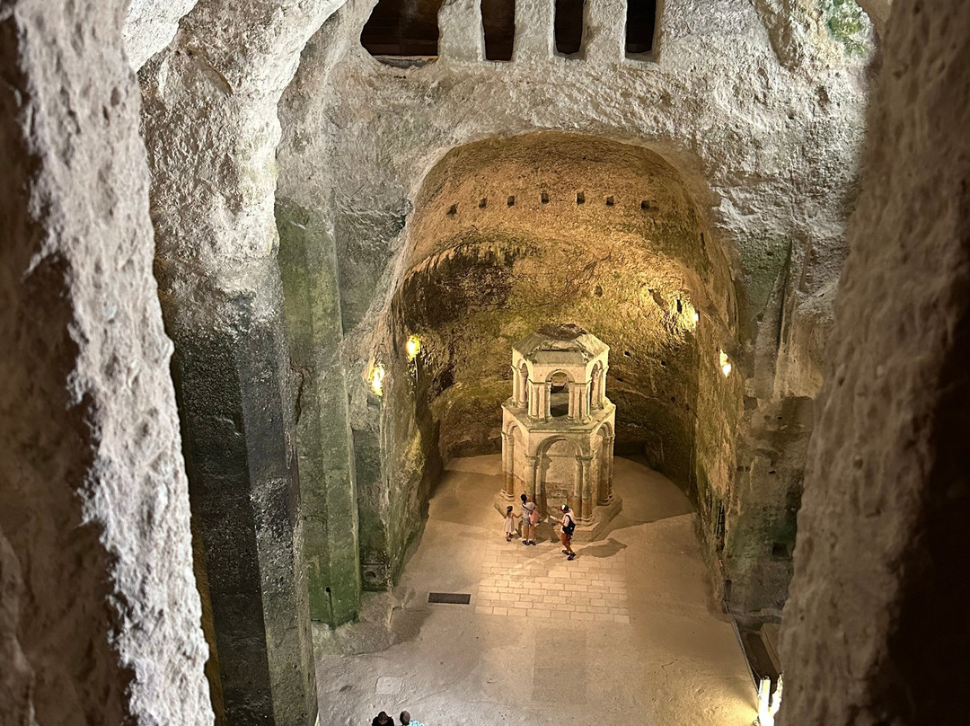 Monolithic Church of Saint-Jean of Aubeterre-Aubeterre-sur-Dronne必去景点