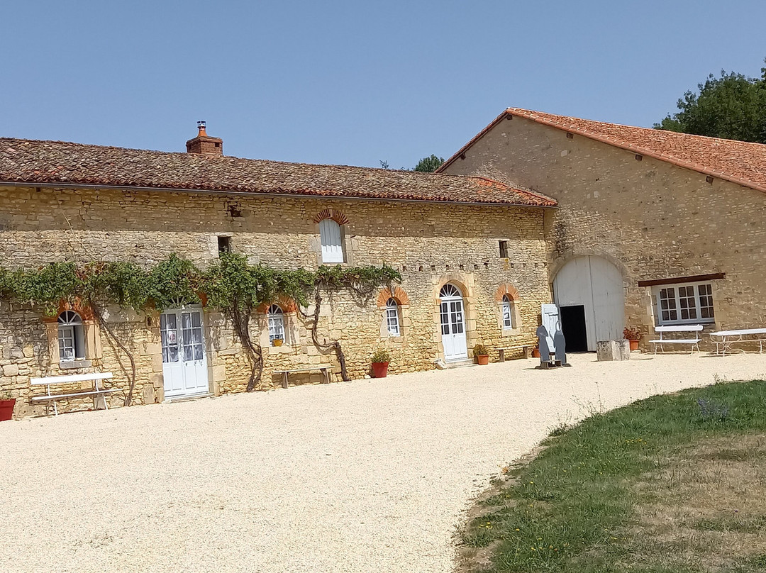 Abbaye Royale de La Réau-Saint-Martin-l'Ars必去景点
