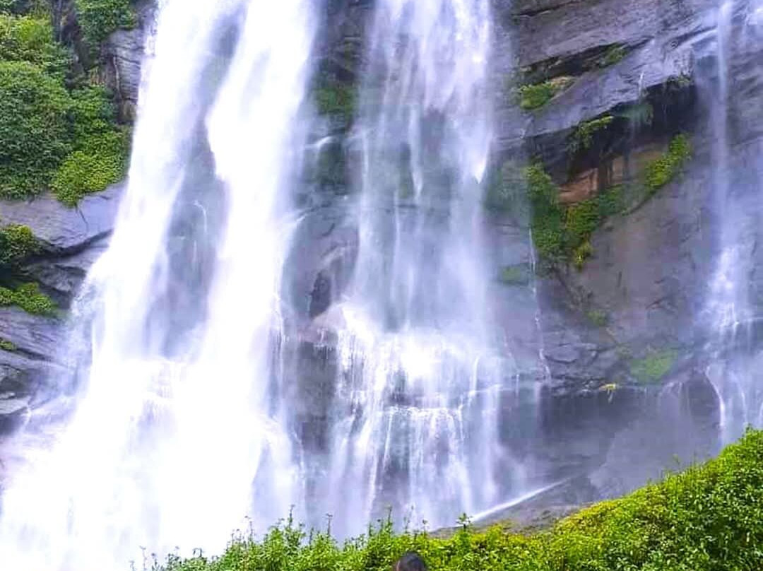 Bomburu Ella Waterfall-奴娃拉伊利雅必去景点