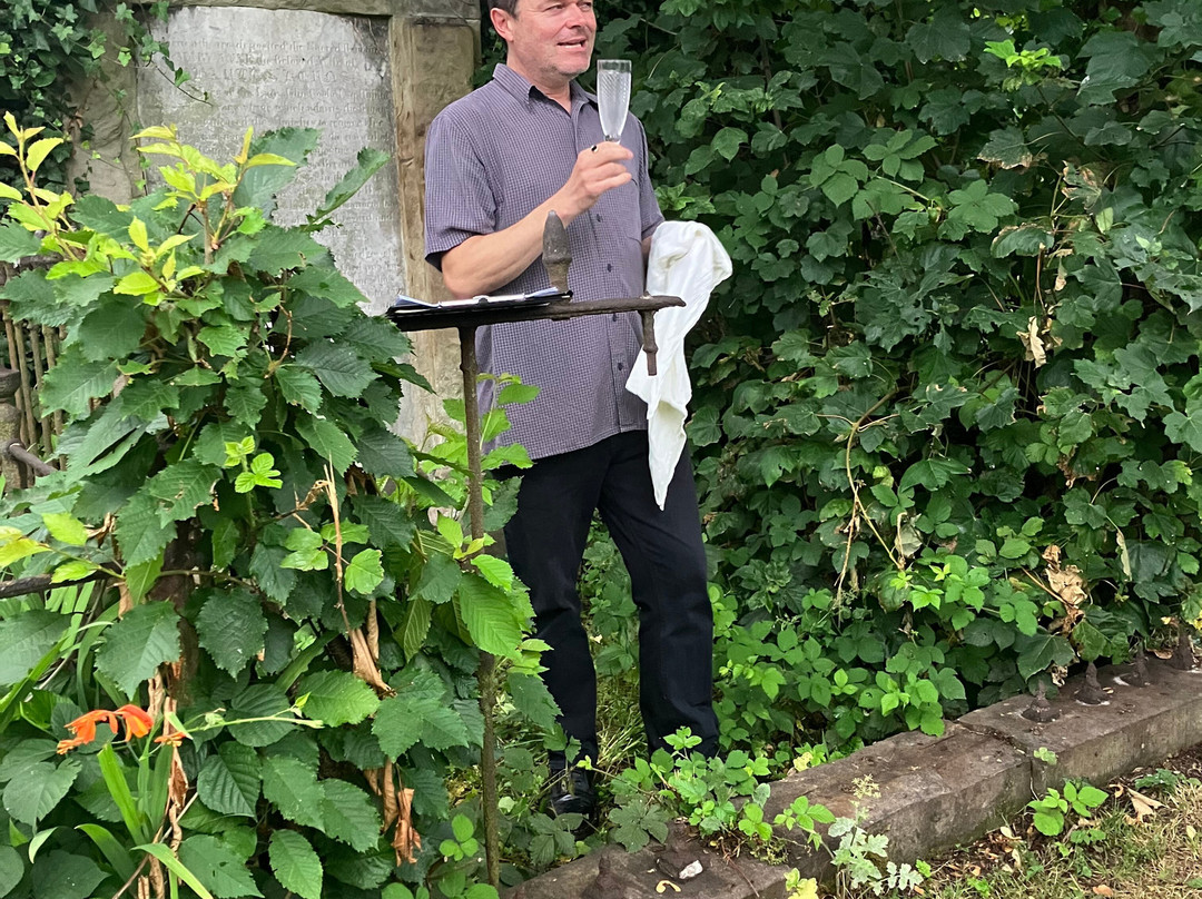 Friar's Bush Graveyard Cemetery Tours-贝尔法斯特必去景点