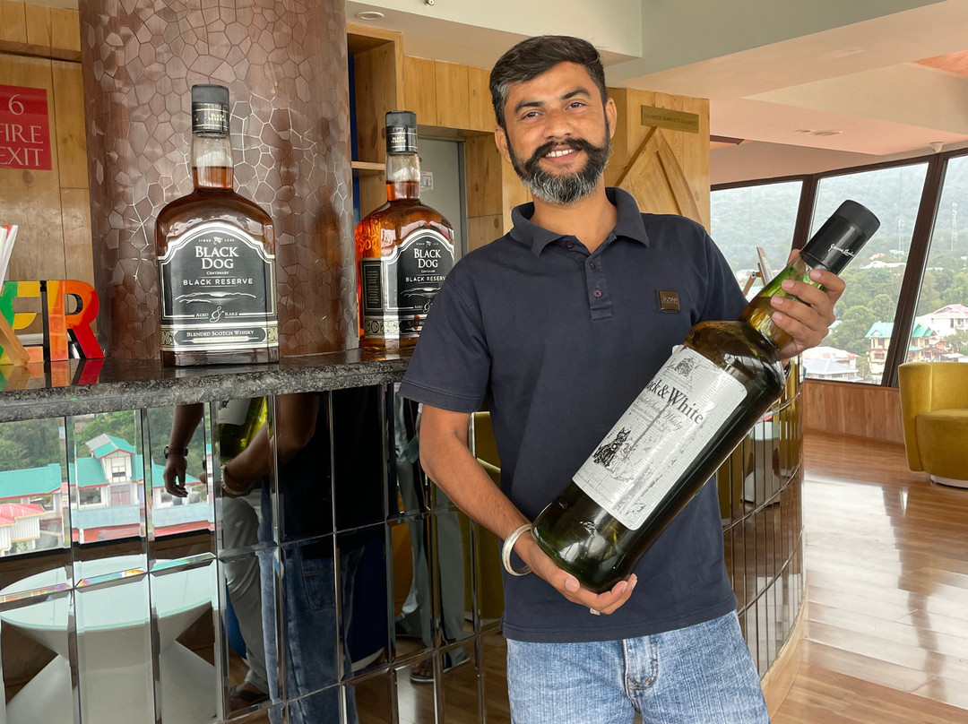 RS Sarovar Portico主图