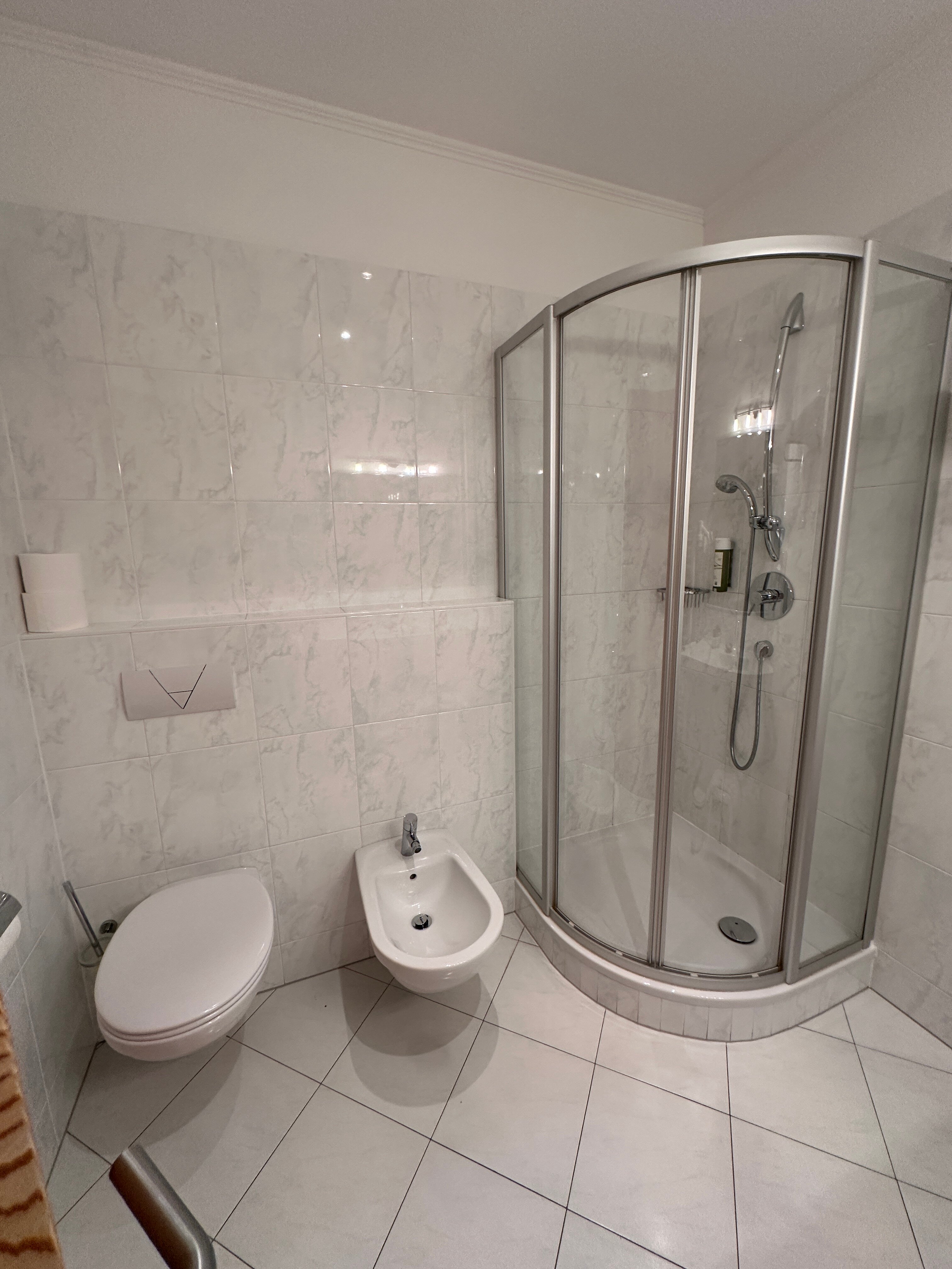 格罗奈思酒店-浴室