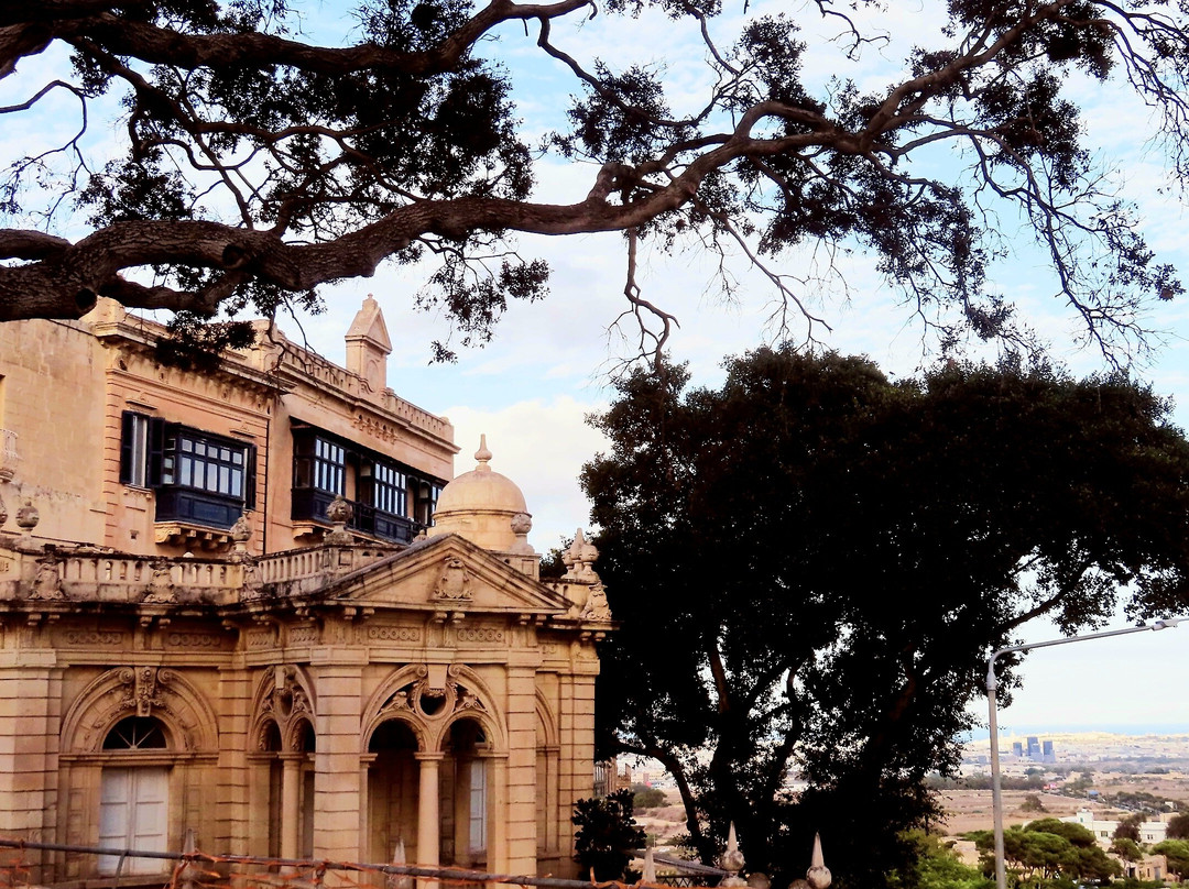 Point De Vue Guesthouse And Restaurants主图