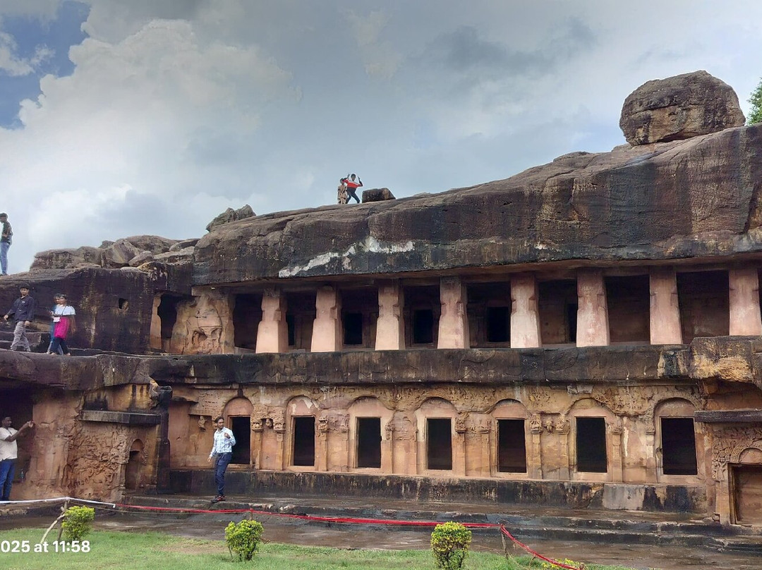 Khandagiri Caves-布巴内斯瓦尔必去景点