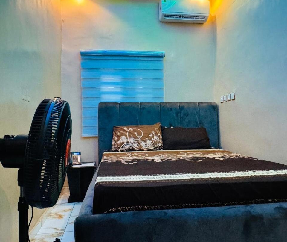 Luxe90 International Hotel And Suites