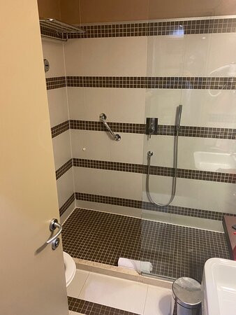 华美达米兰大酒店主图