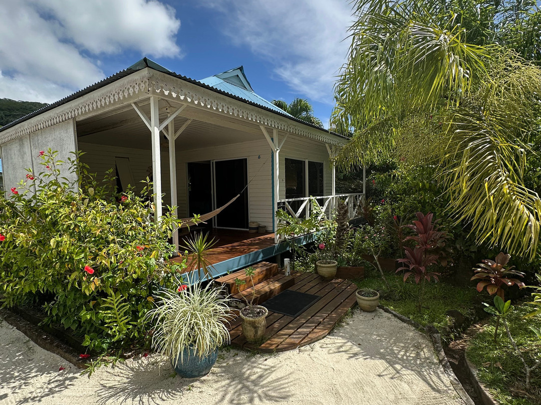 Opoa Beach Hotel主图