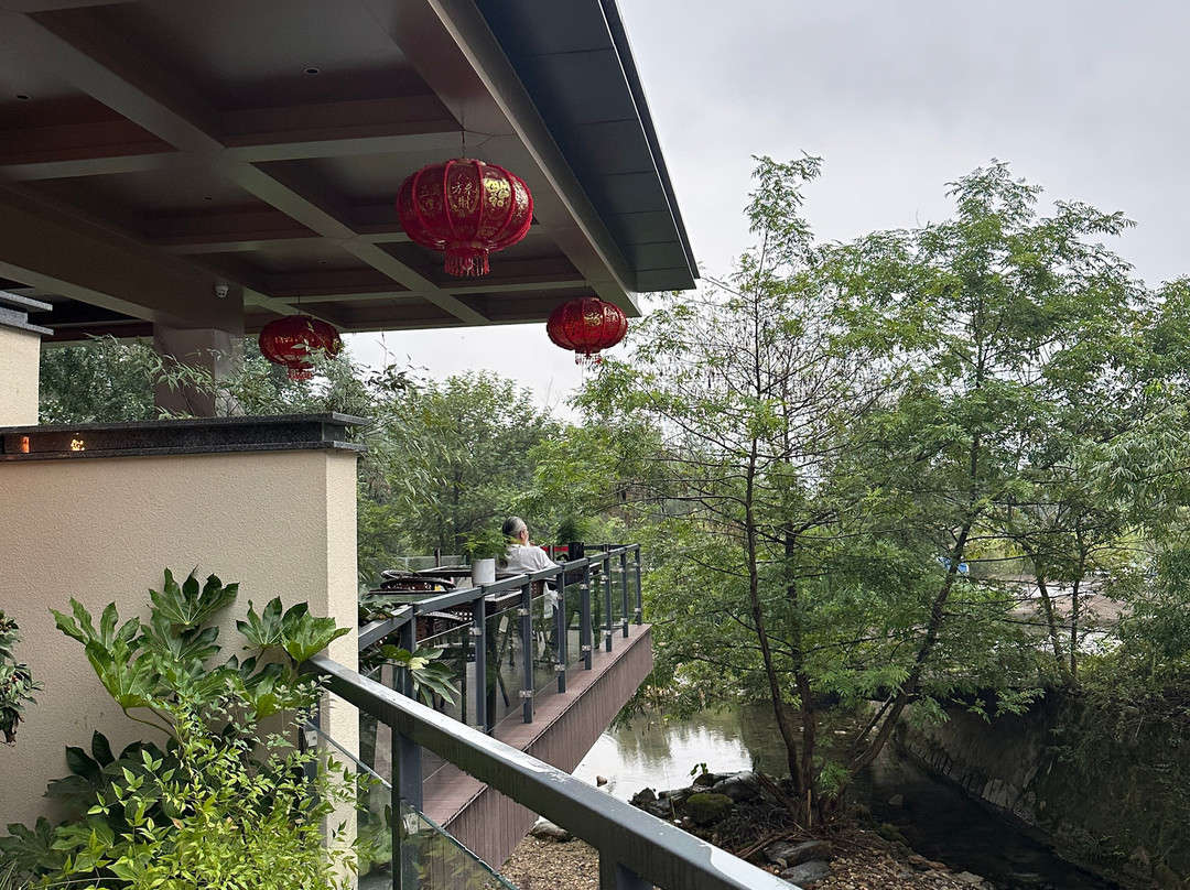 Zhangjiajie Four Seasons Riverside Lai Resort