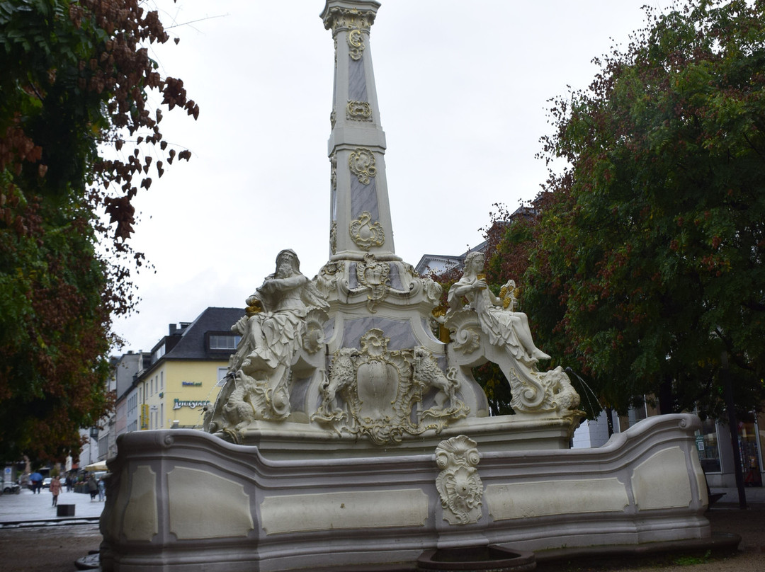 Saint George's Fountain-特里尔必去景点