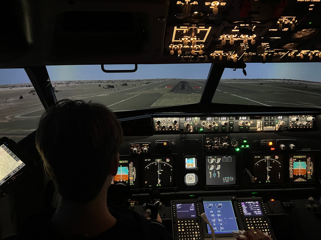 Simair737 Flight Simulators-切尔滕纳姆必去景点