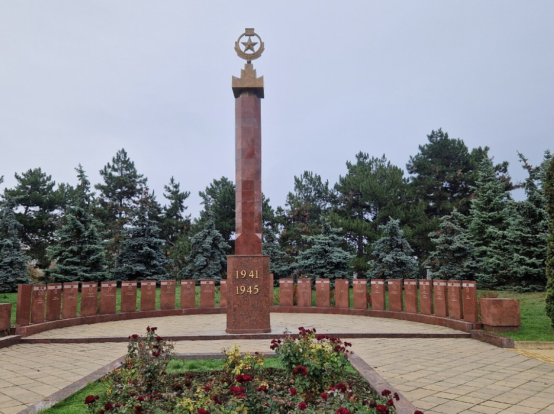 Victory Memorial and Eternal Flame-基希讷乌必去景点