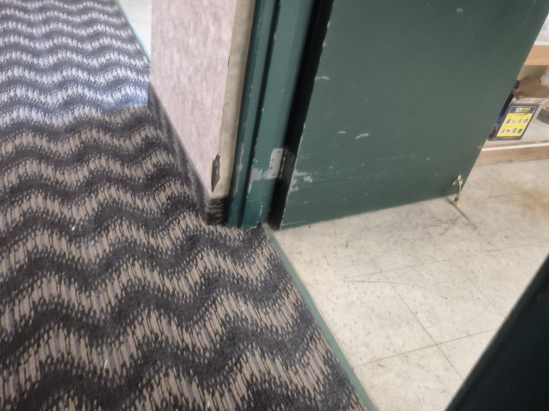 Lexington Inn & Suites Windsor主图