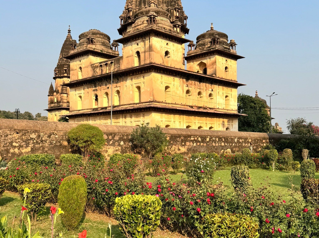 Chhatris Cenotaphs-欧恰必去景点