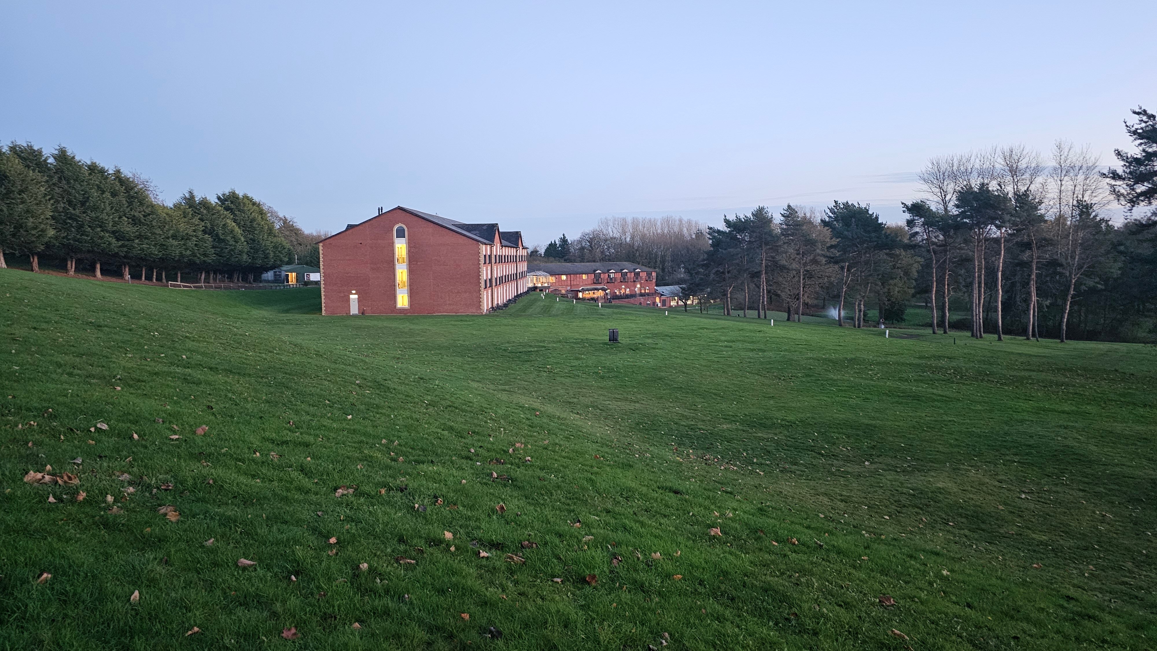 Macdonald Hill Valley Hotel, Golf & Spa-官方