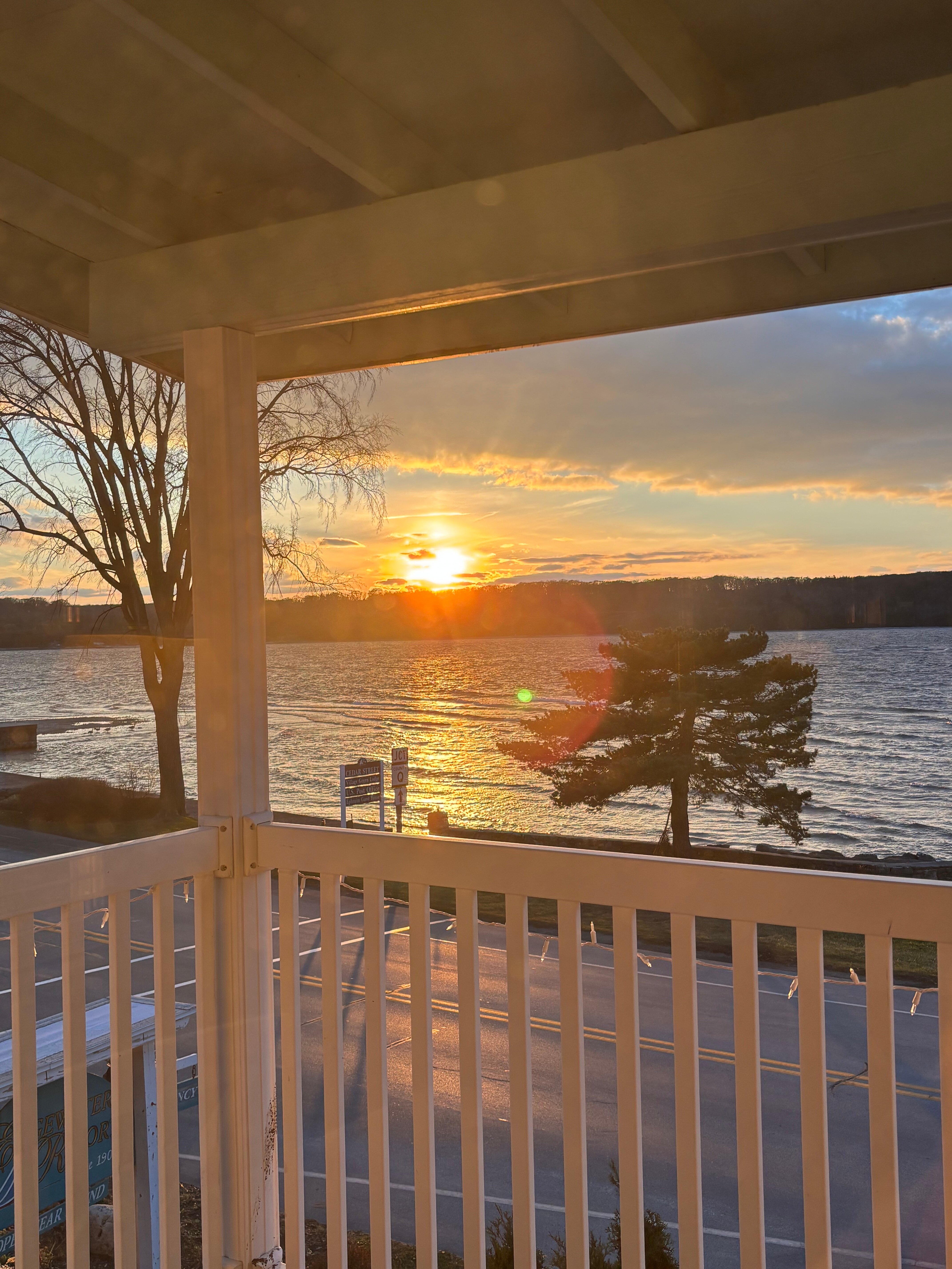 Edgewater Resort-官方