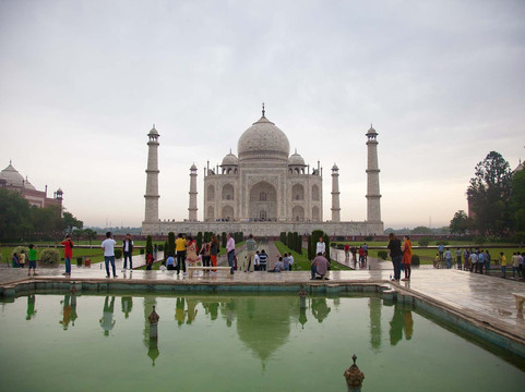 Taj Mahal Sunrise and Agra Overnight Tour from Hyderabad