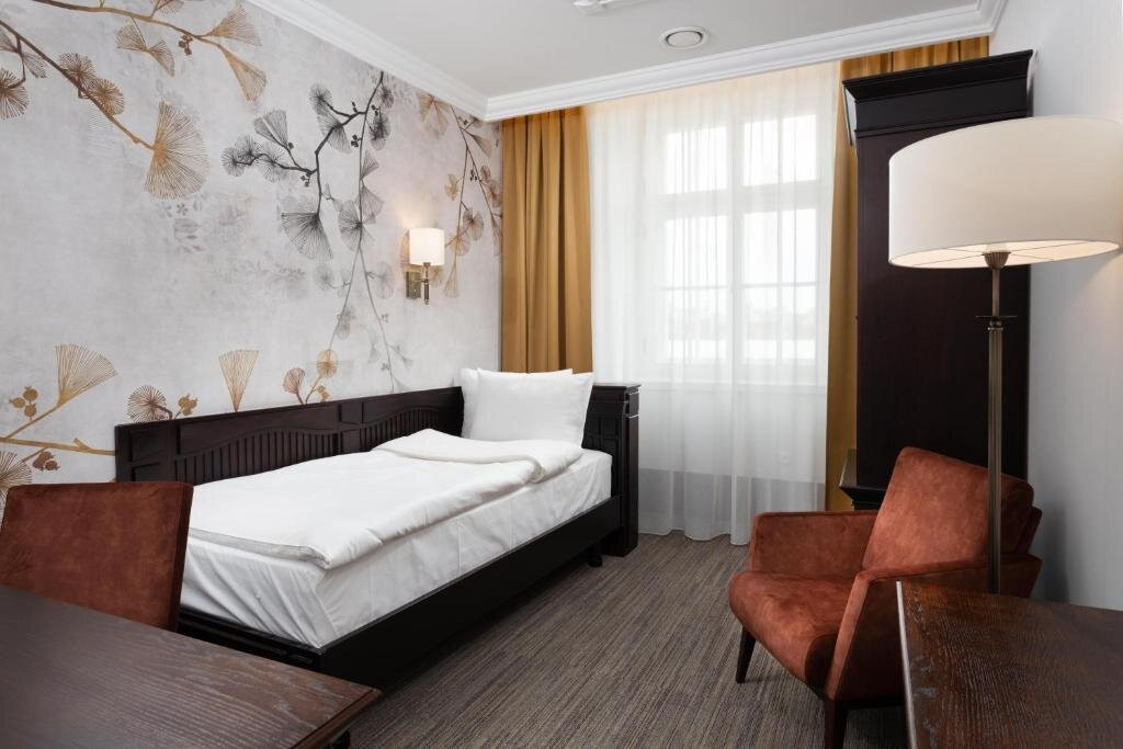 布罗瓦利亚酒店主图