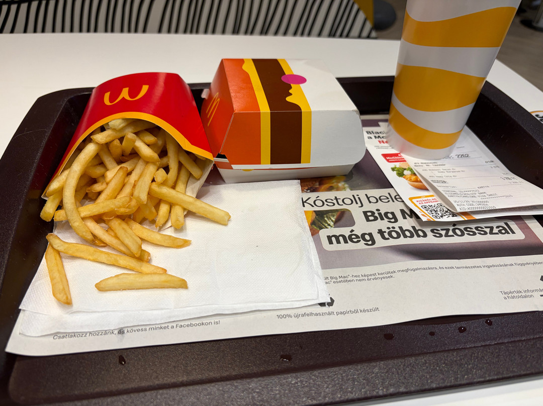 McDonald's Velence M7 Highway