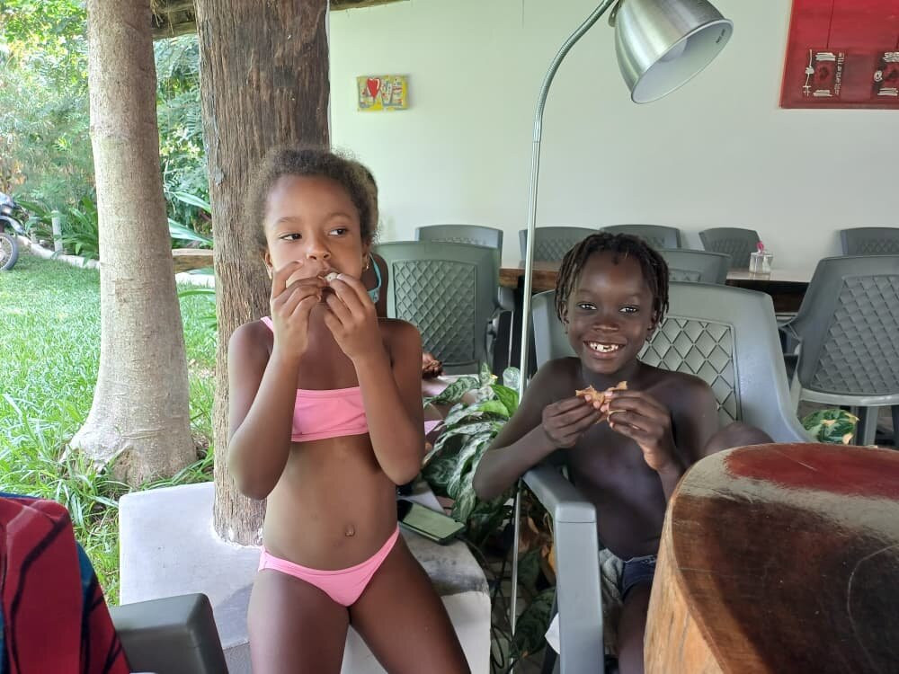 Diakene Ouolof酒店住宿-Oasis Club