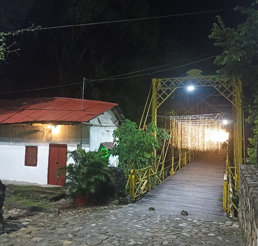 Puente Navarro-Honda必去景点